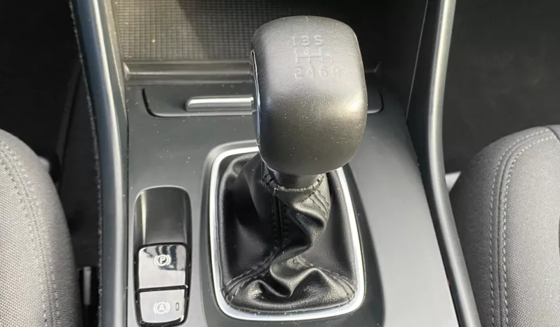 
								VOLVO XC40 T3 MOMENTUM PRO full									