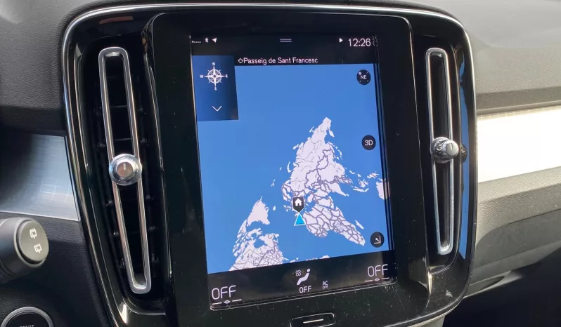 
								VOLVO XC40 T3 MOMENTUM PRO full									