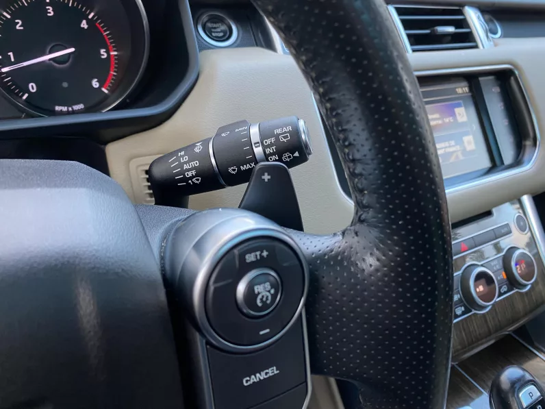 
								LAND ROVER RANGE ROVER SPORT TDV6 HSE full									