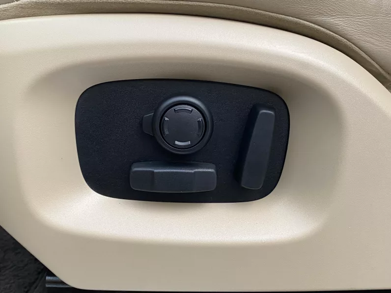 
								LAND ROVER RANGE ROVER SPORT TDV6 HSE full									