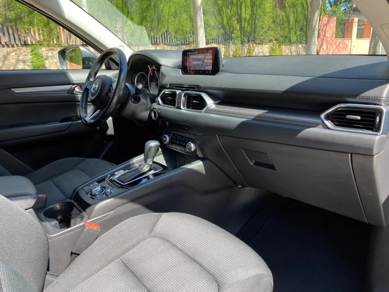 
								MAZDA CX-5 2.0G AT ZENITH full									