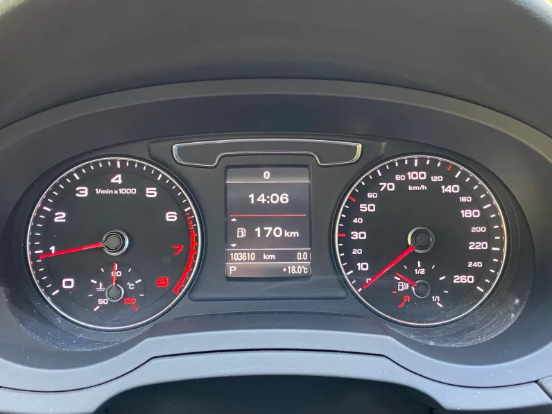 
								AUDI Q3 1.4TFSI S-LINE S-TRONIC full									