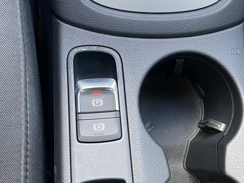 
								AUDI Q3 1.4TFSI S-LINE S-TRONIC full									