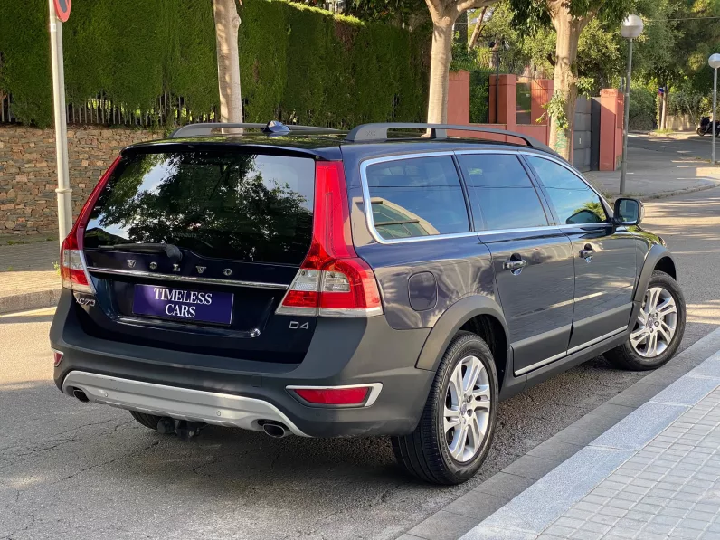 
								VOLVO XC70 D4 MOMENTUM AUTO full									