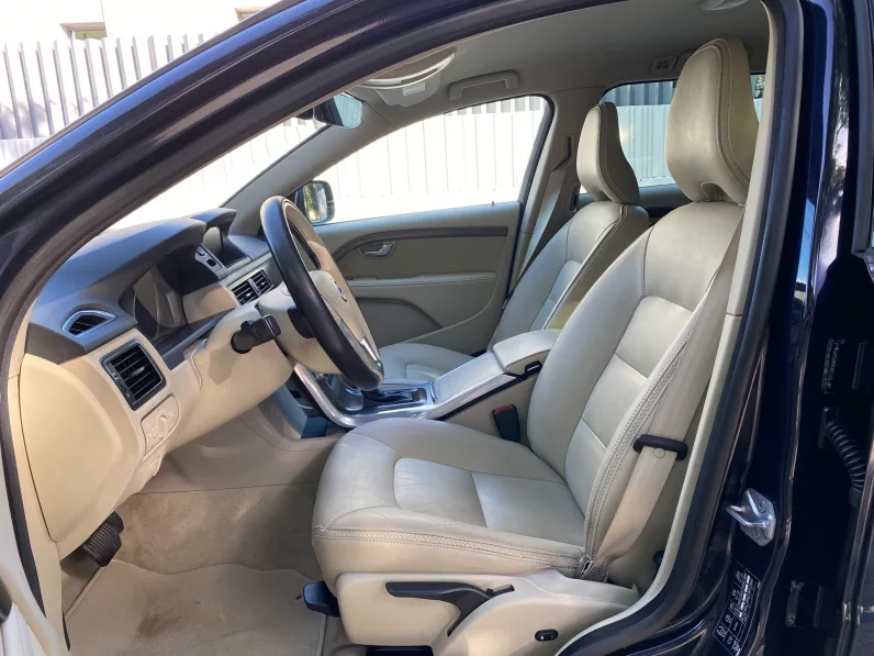 
								VOLVO XC70 D4 MOMENTUM AUTO full									