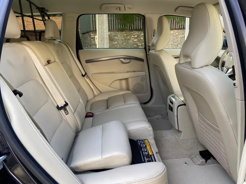 
								VOLVO XC70 D4 MOMENTUM AUTO full									