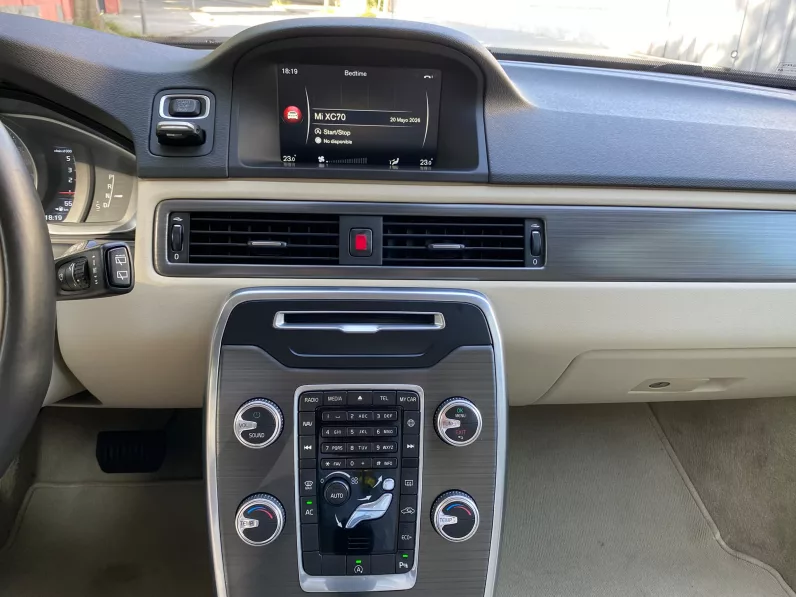 
								VOLVO XC70 D4 MOMENTUM AUTO full									