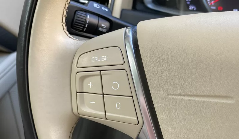 
								VOLVO XC70 D4 MOMENTUM AUTO full									