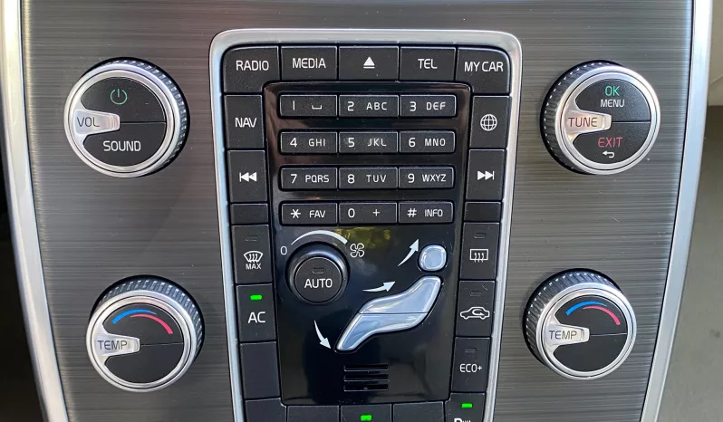 
								VOLVO XC70 D4 MOMENTUM AUTO full									