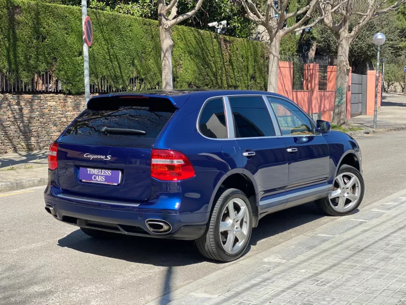 
								PORSCHE CAYENNE S 4.8 TIP full									