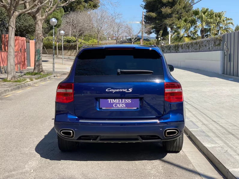 
								PORSCHE CAYENNE S 4.8 TIP full									