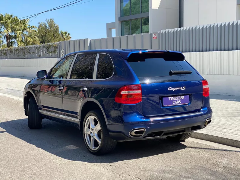 
								PORSCHE CAYENNE S 4.8 TIP full									