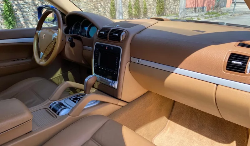 
								PORSCHE CAYENNE S 4.8 TIP full									