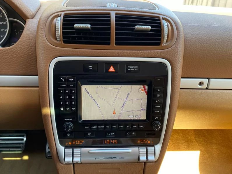 
								PORSCHE CAYENNE S 4.8 TIP full									