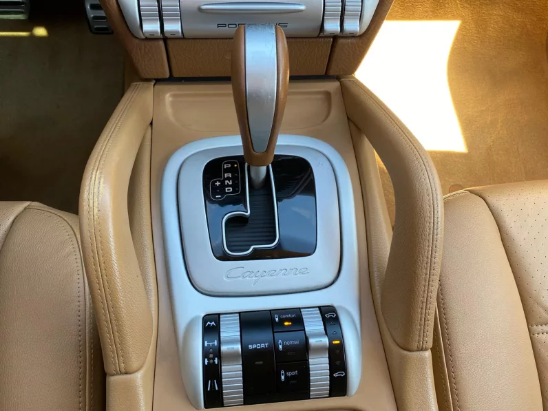 
								PORSCHE CAYENNE S 4.8 TIP full									