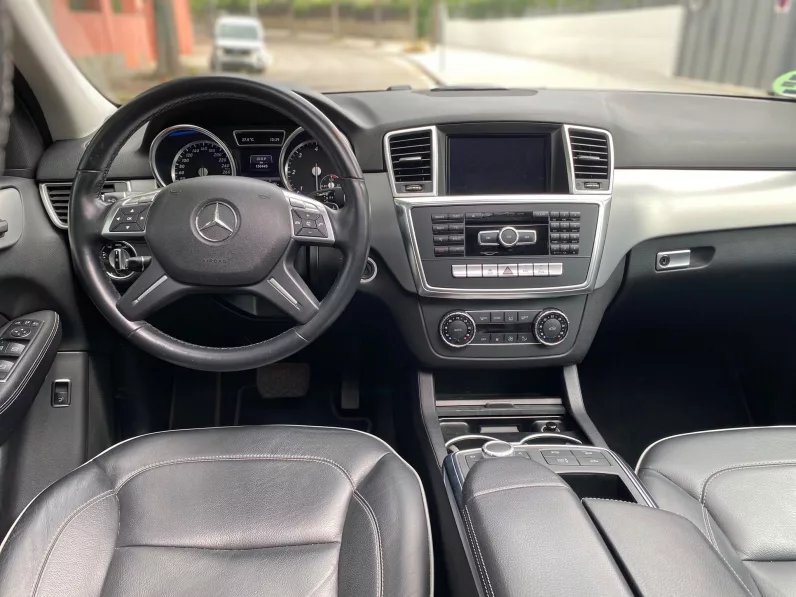 
								Mercedes ML 350 BT 4M full									