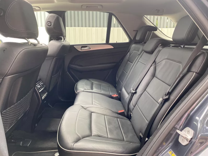 
								Mercedes ML 350 BT 4M full									