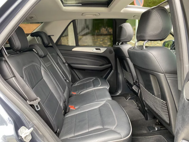 
								Mercedes ML 350 BT 4M full									